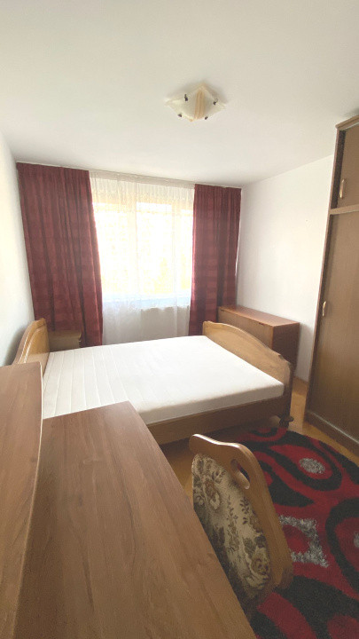 Apartament 3 camere Centru Civic  liber la inchiriere !