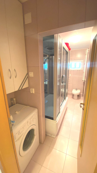 Apartament 3 camere Centru Civic  liber la inchiriere !