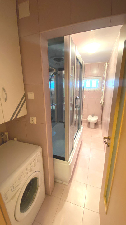 Apartament 3 camere Centru Civic  liber la inchiriere !