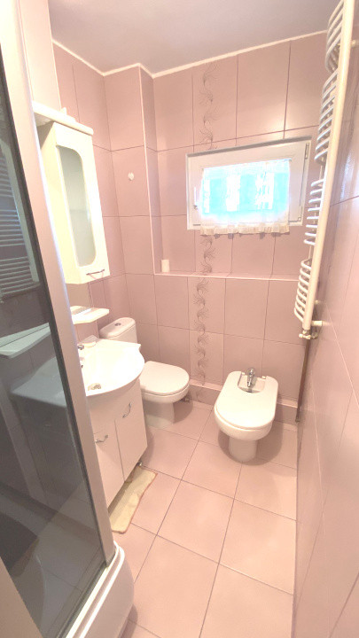 Apartament 3 camere Centru Civic  liber la inchiriere !