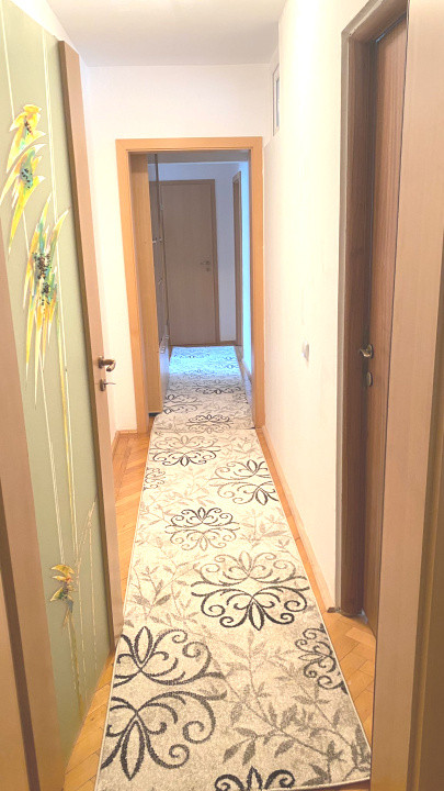 Apartament 3 camere Centru Civic  liber la inchiriere !