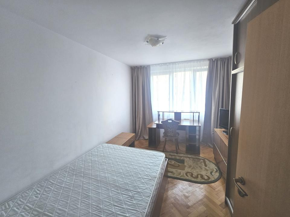 Apartament 3 camere Centru Civic!