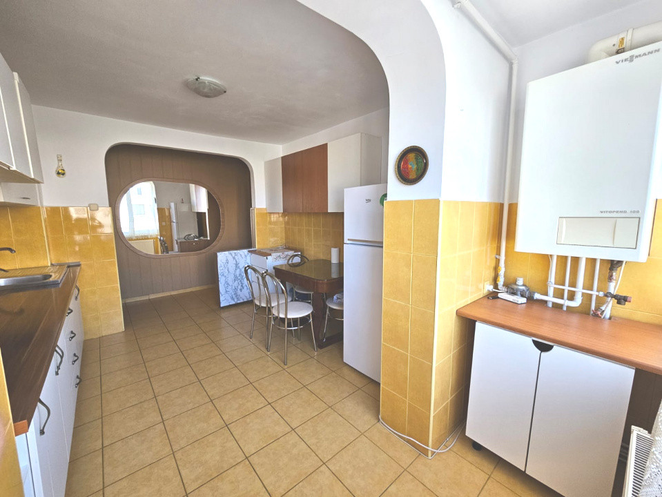 Apartament 3 camere Centru Civic!