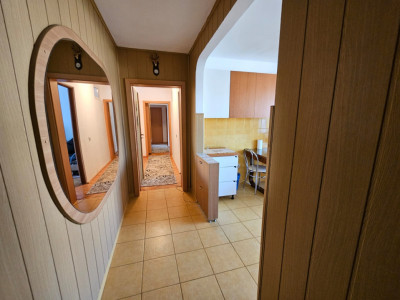 Apartament 3 camere Centru Civic  liber la inchiriere !