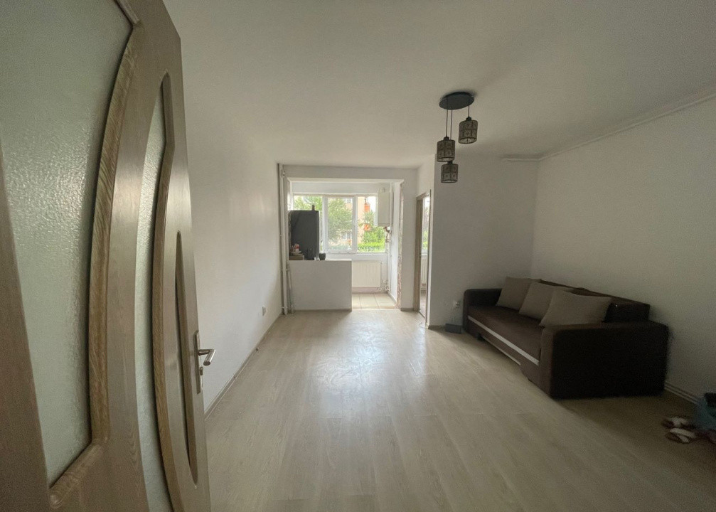 Garsonieră zona Micșunica