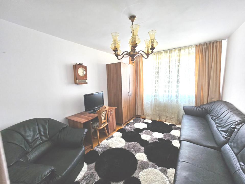 Închiriere apartament 3 camere – Bld. Victoriei, decomandat