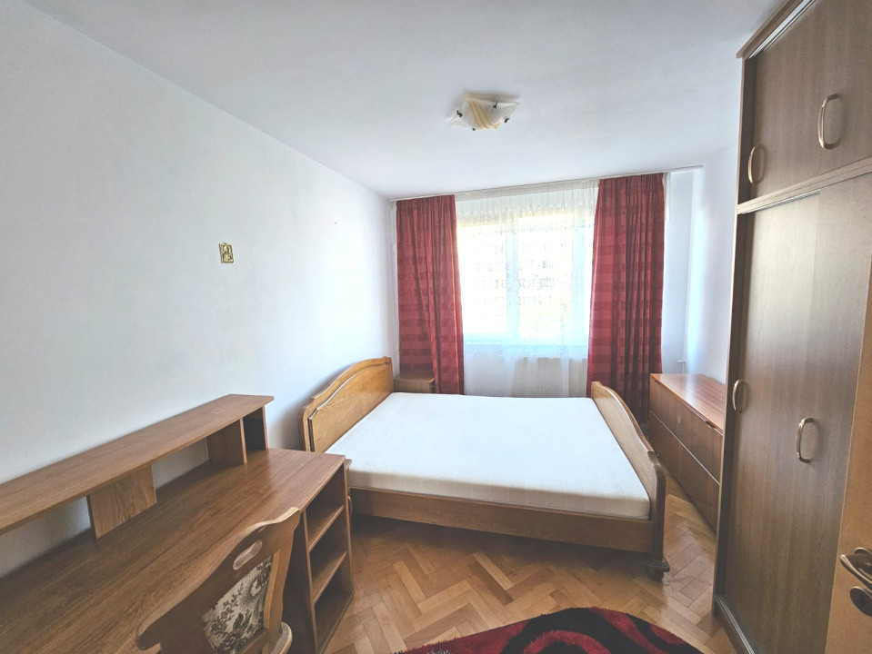 Închiriere apartament 3 camere – Bld. Victoriei, decomandat