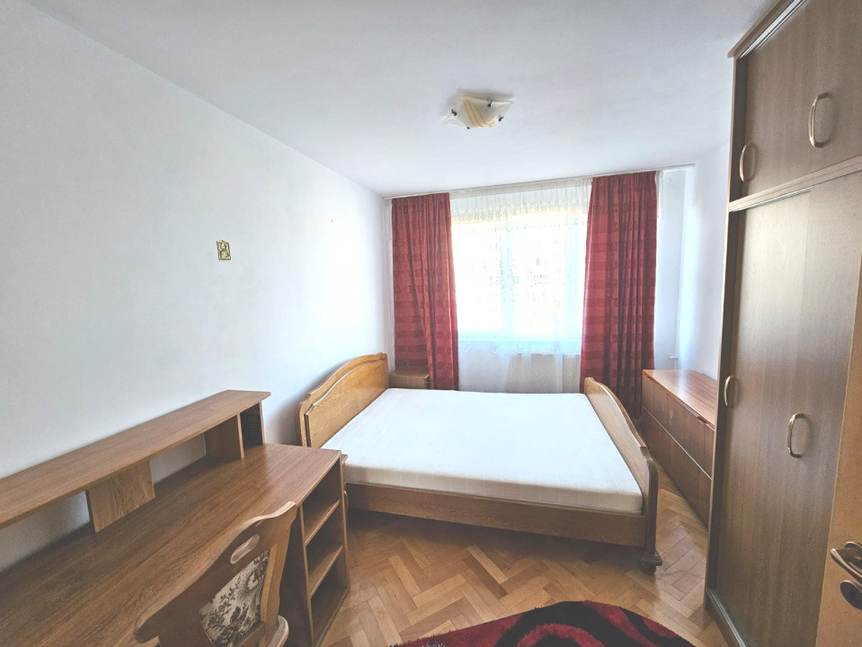Închiriere apartament 3 camere – Bld. Victoriei, decomandat