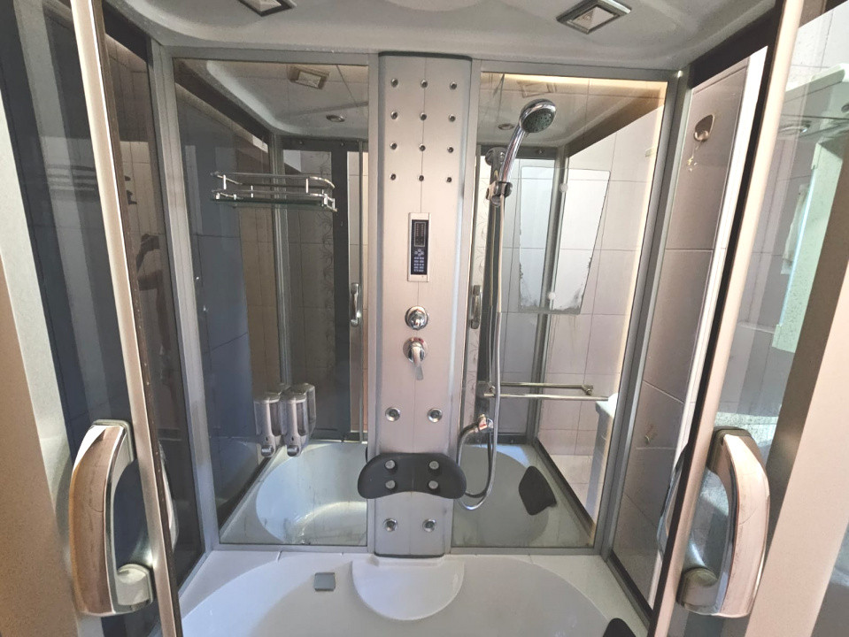 Închiriere apartament 3 camere – Bld. Victoriei, decomandat