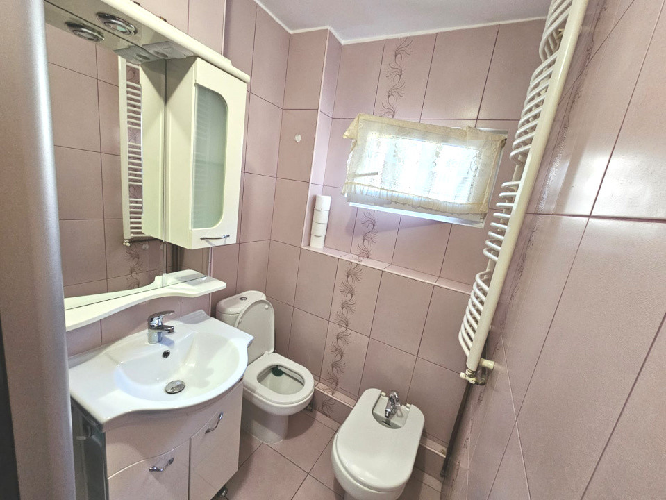 Închiriere apartament 3 camere – Bld. Victoriei, decomandat