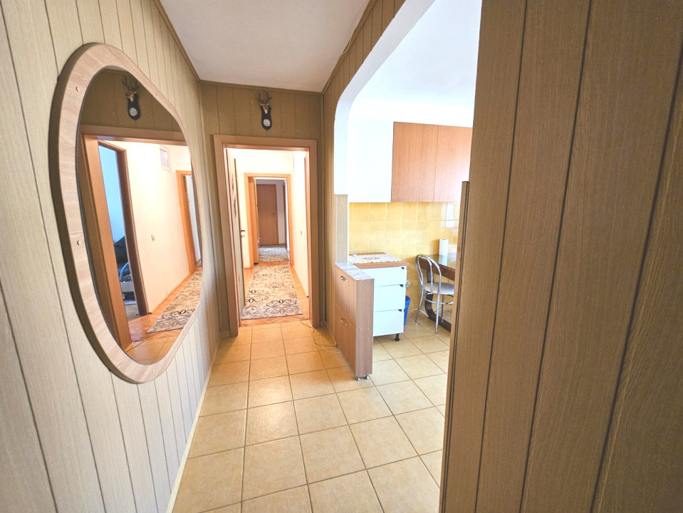 Închiriere apartament 3 camere – Bld. Victoriei, decomandat