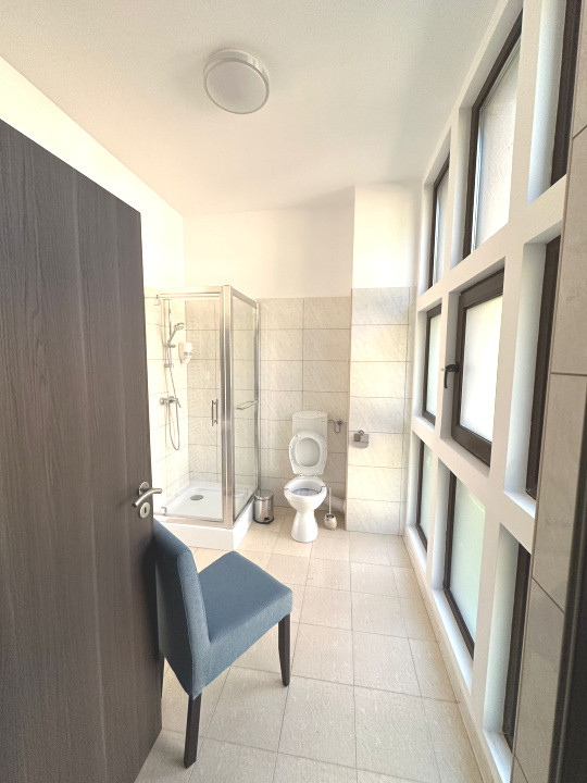 Clădire renovată, pretabilă pentru hotel, pensiune, retreat, centru, etc 