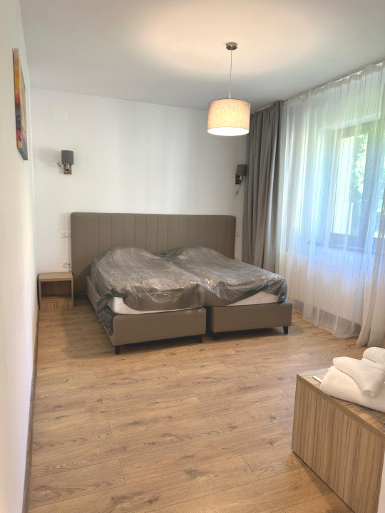 Clădire renovată, pretabilă pentru hotel, pensiune, retreat, centru, etc 