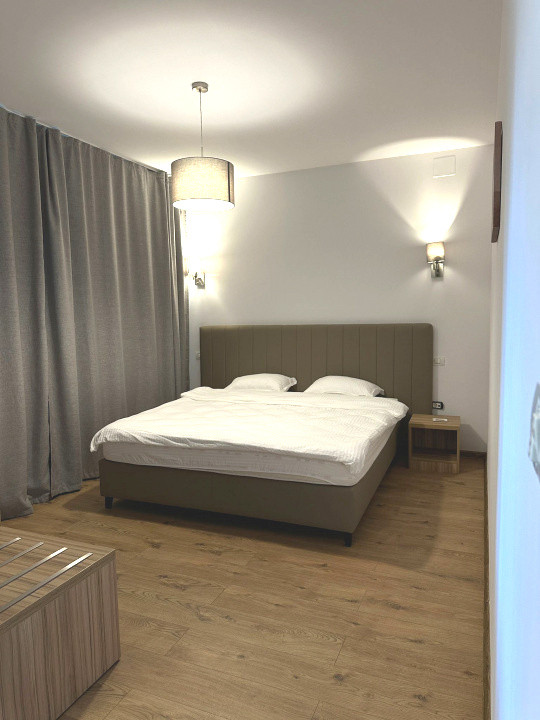 Clădire renovată, pretabilă pentru hotel, pensiune, retreat, centru, etc 