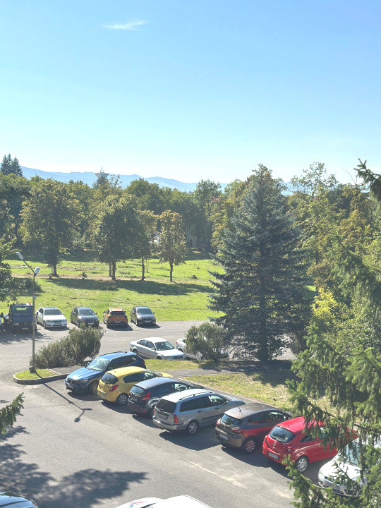 Clădire renovată, pretabilă pentru hotel, pensiune, retreat, centru, etc 