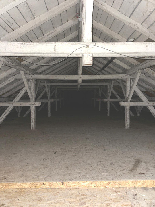 Clădire renovată, pretabilă pentru hotel, pensiune, retreat, centru, etc 