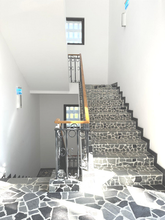 Clădire renovată, pretabilă pentru hotel, pensiune, retreat, centru, etc 