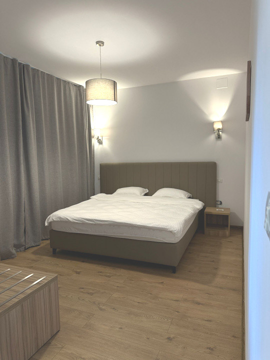 Clădire renovată, pretabilă pentru hotel, pensiune, retreat, centru, etc 