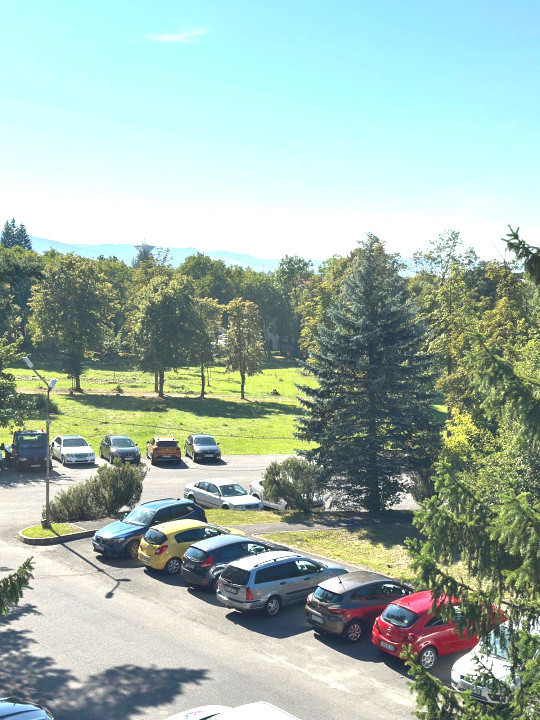 Clădire renovată, pretabilă pentru hotel, pensiune, retreat, centru, etc 