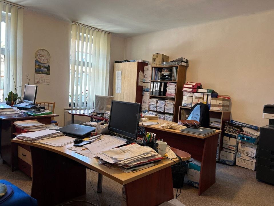 Apartament  2 camere  Zona Centru  !