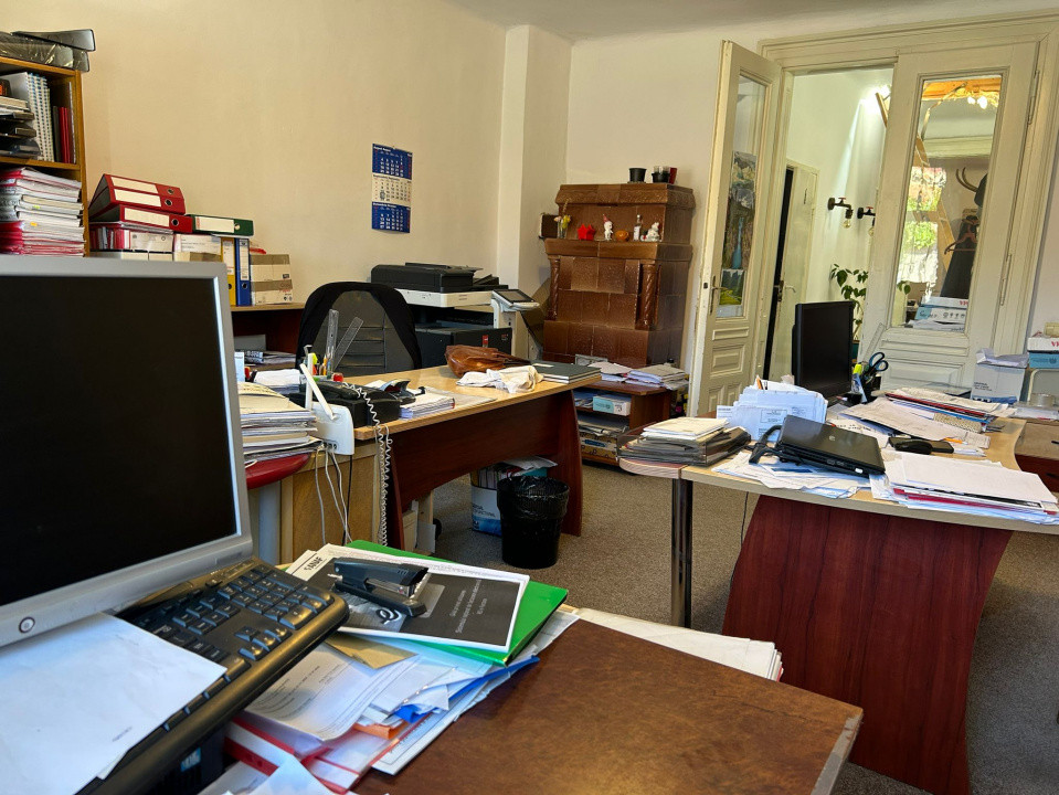 Apartament  2 camere  Zona Centru  !