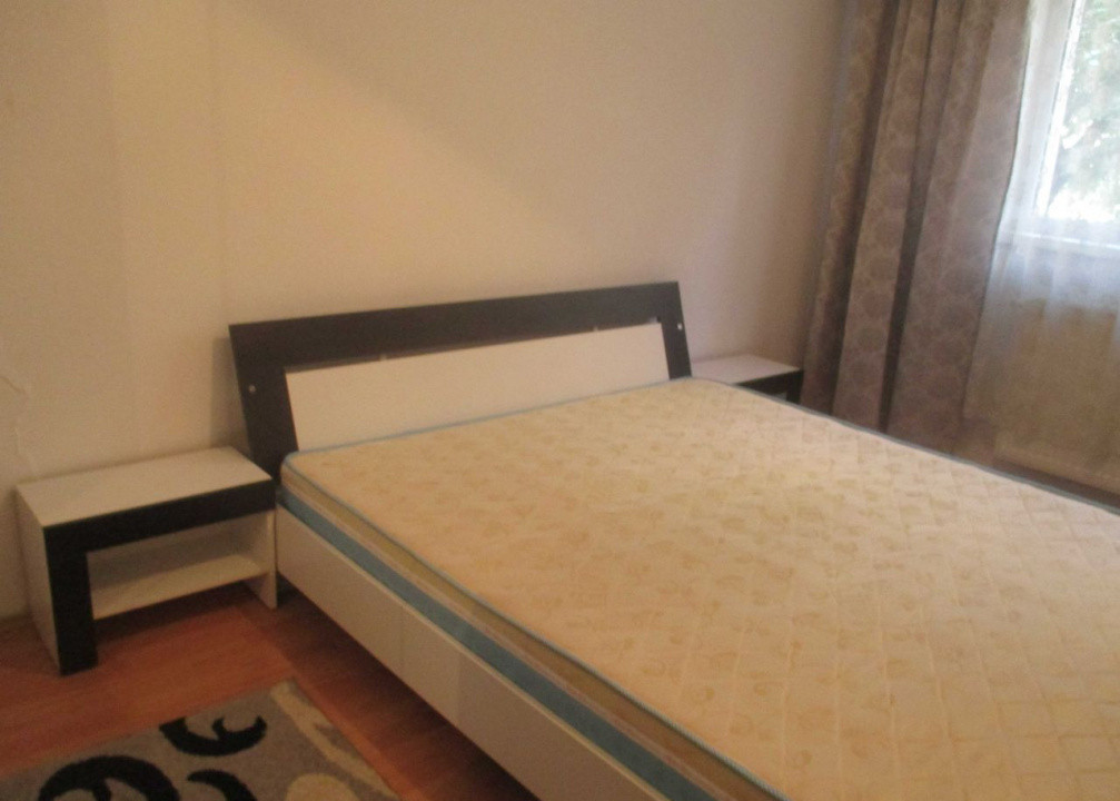 Apartament 2 camere decomandat – zona Hărmanului