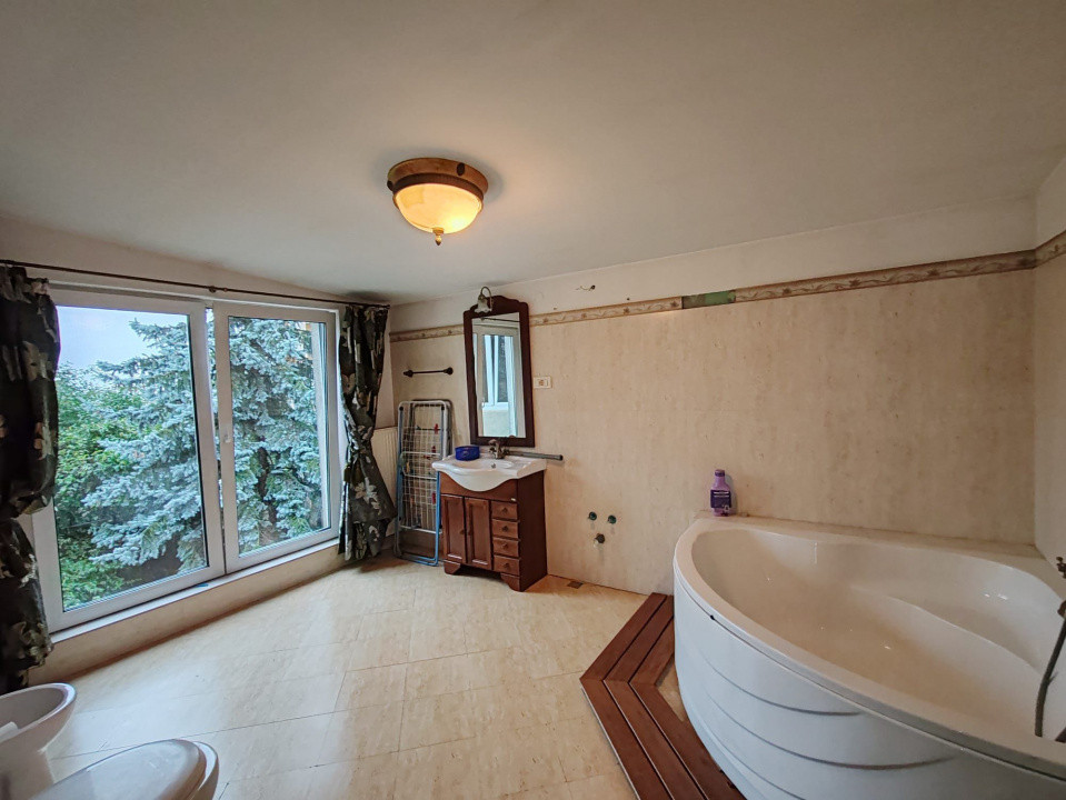 De vânzare – apartament spațios în casă, situat ultracentral