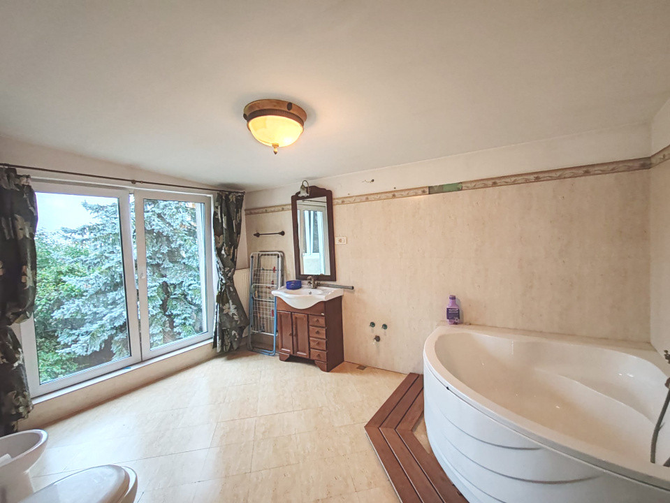 De vânzare – apartament spațios în casă, situat ultracentral