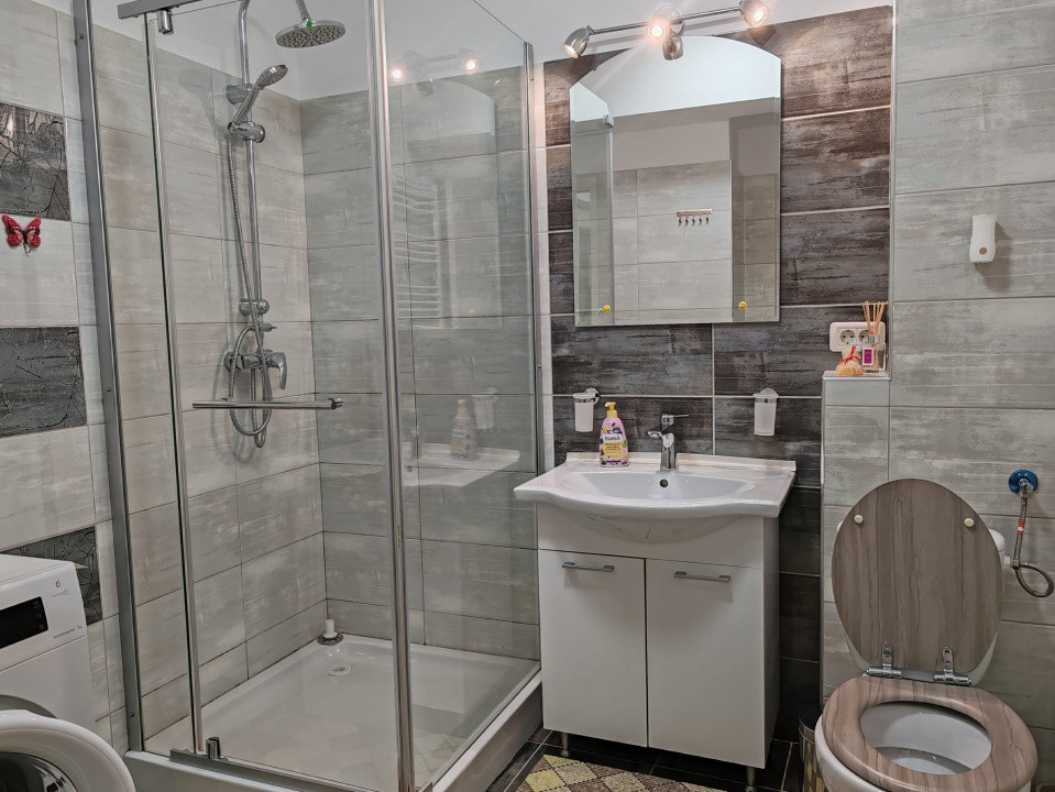 APARTAMENT 1 CAMERĂ  DECOMANDAT 