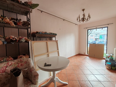 Apartament 3 camere Zona  Zizinului !