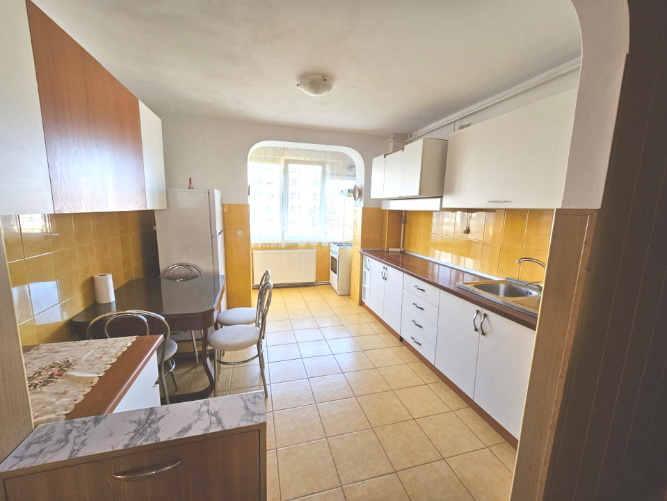 Apartament 3 camere  liber la inchiriere !