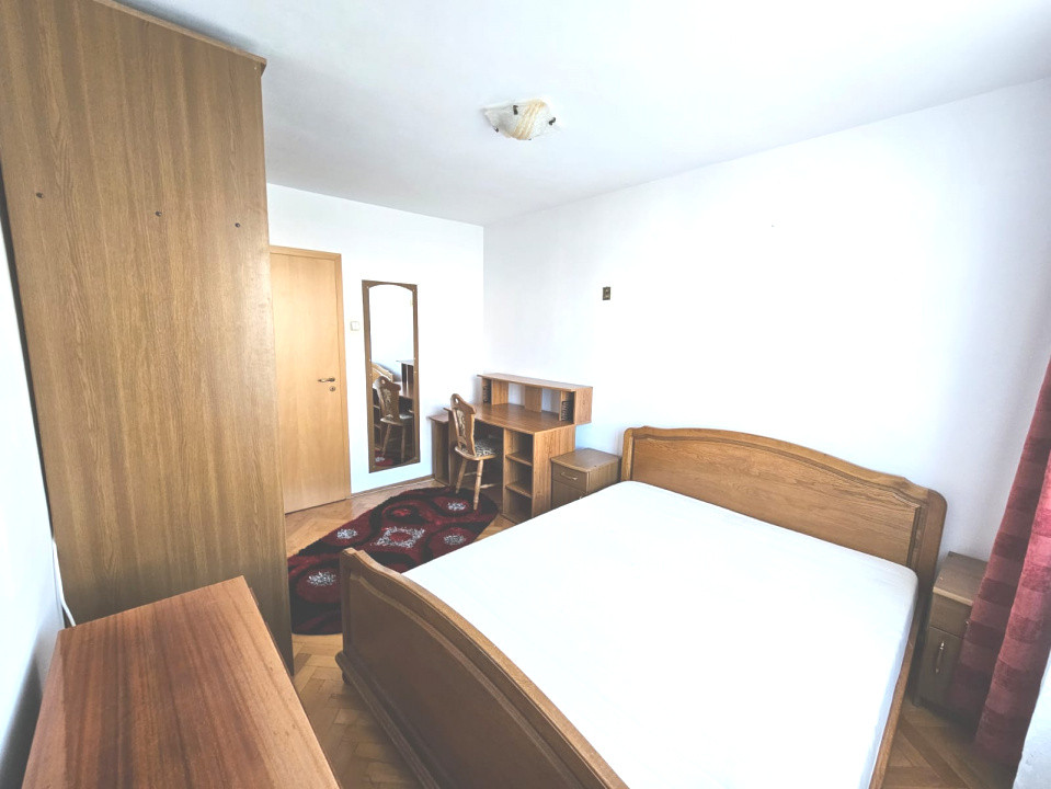Apartament 3 camere  liber la inchiriere !