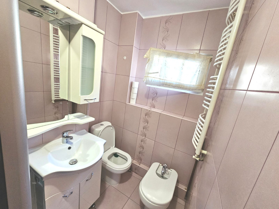 Apartament 3 camere  liber la inchiriere !