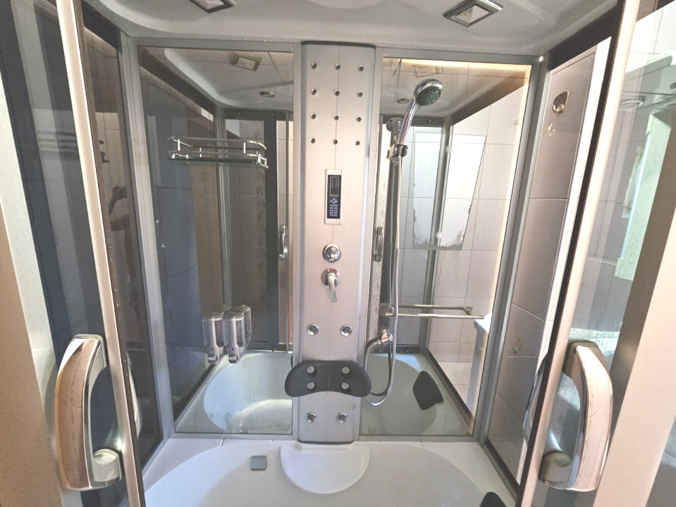 Apartament 3 camere  liber la inchiriere !