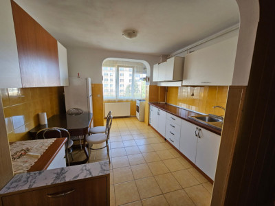 Apartament 3 camere  liber la inchiriere !