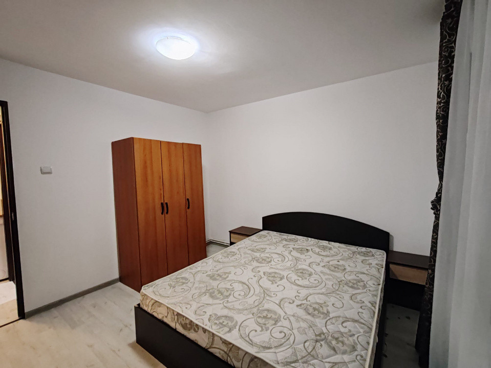 Apartament 3 camere, de închiriat
