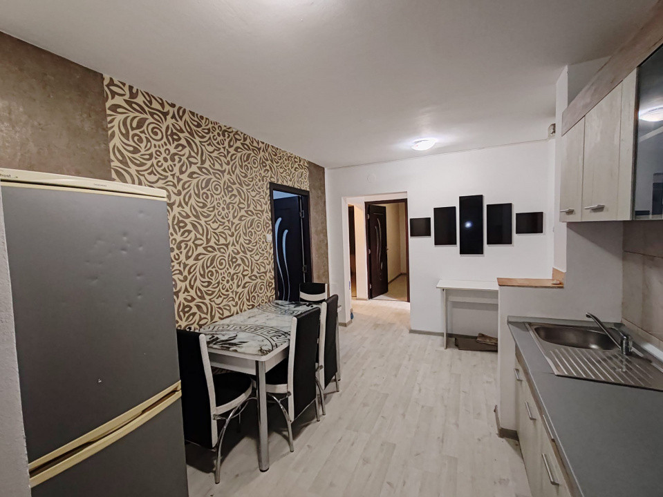 Apartament 3 camere, de închiriat