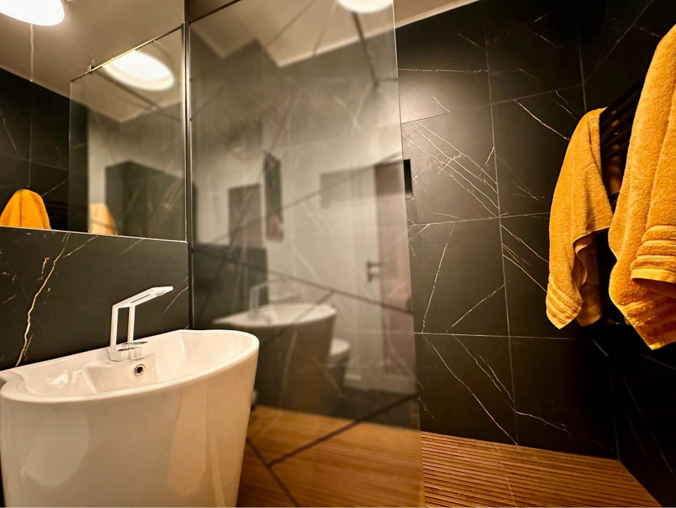 Apartament 3 camere, 2 grupuri sanitare