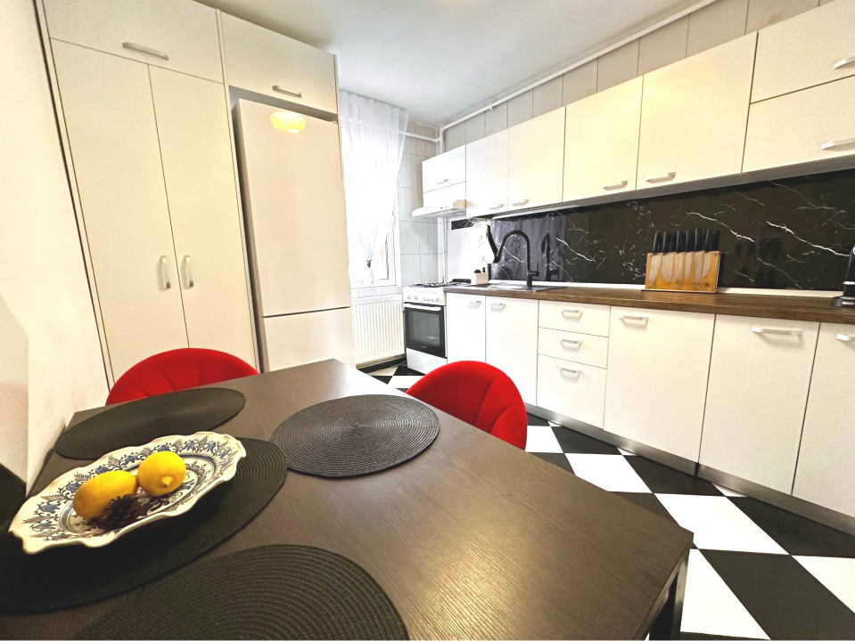 Apartament 3 camere, 2 grupuri sanitare