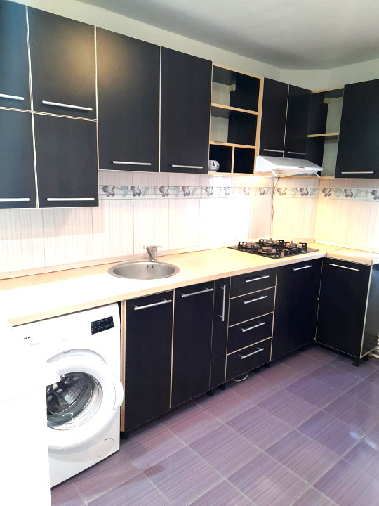 APARTAMENT 2 CAMERE DECOMANDAT, STRUCTURĂ MARE