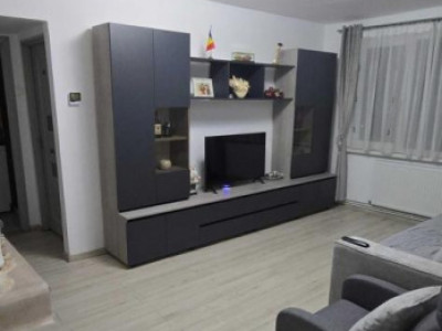 Vand apartament 2 camere Bld.Victoriei utilat,totul nou