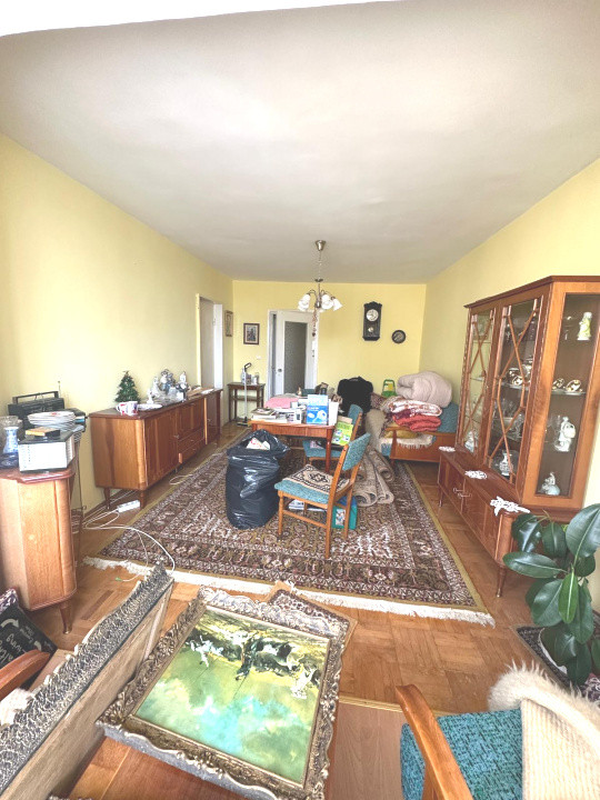 Două camere, situat în zona Vlahuță