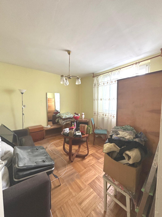 Două camere, situat în zona Vlahuță