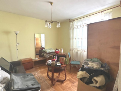Două camere, situat în zona Vlahuță