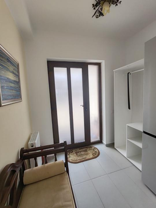 Casa Modernă de Închiriat în Sămpetru - 3 Dormitoare, Living,Terasă și Curte!