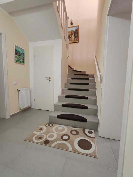Casa Modernă de Închiriat în Sămpetru - 3 Dormitoare, Living,Terasă și Curte!
