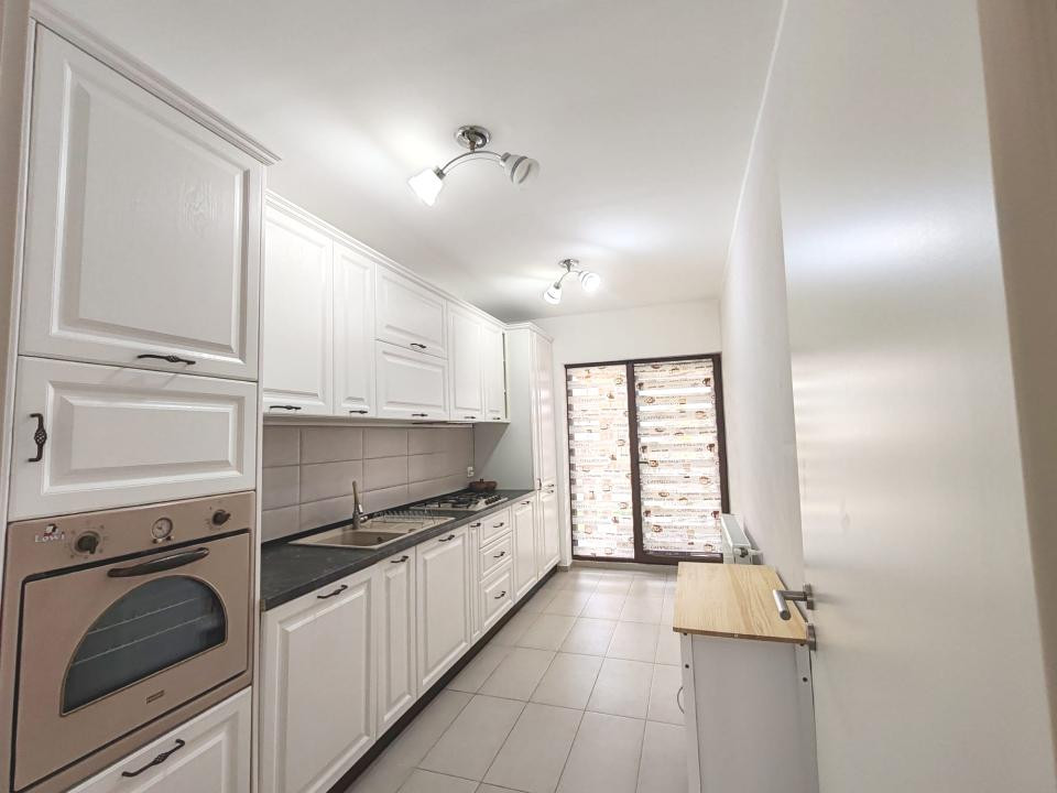 Casa Modernă de Închiriat în Sămpetru - 3 Dormitoare, Living,Terasă și Curte!