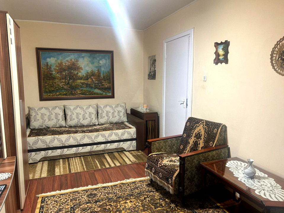 Garsonieră decomandată Astra
