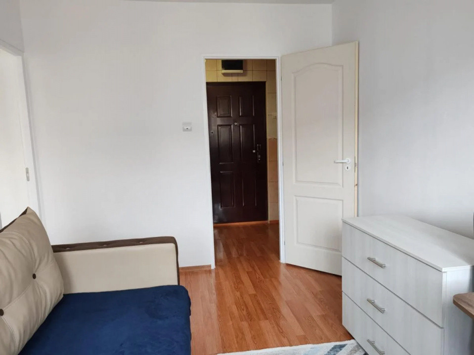 Apartament 2 camere Zona Tractorul 