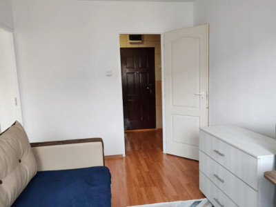 Apartament 2 camere Zona Tractorul 